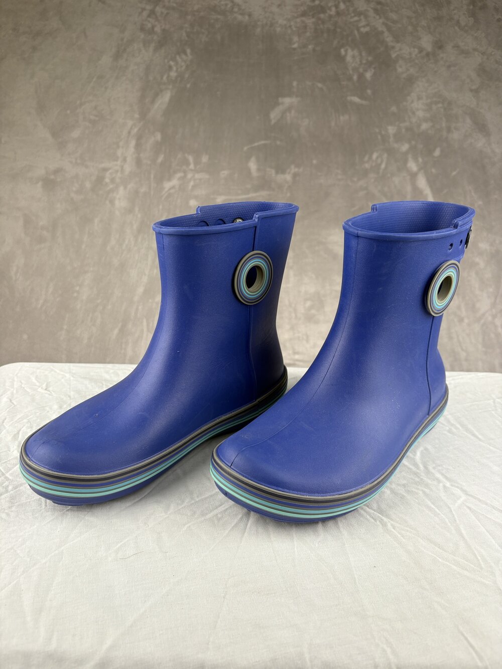 Crocs Women's Waterproof Rain Boots Size 7 Blue Short Boot - Picture 2 of 8